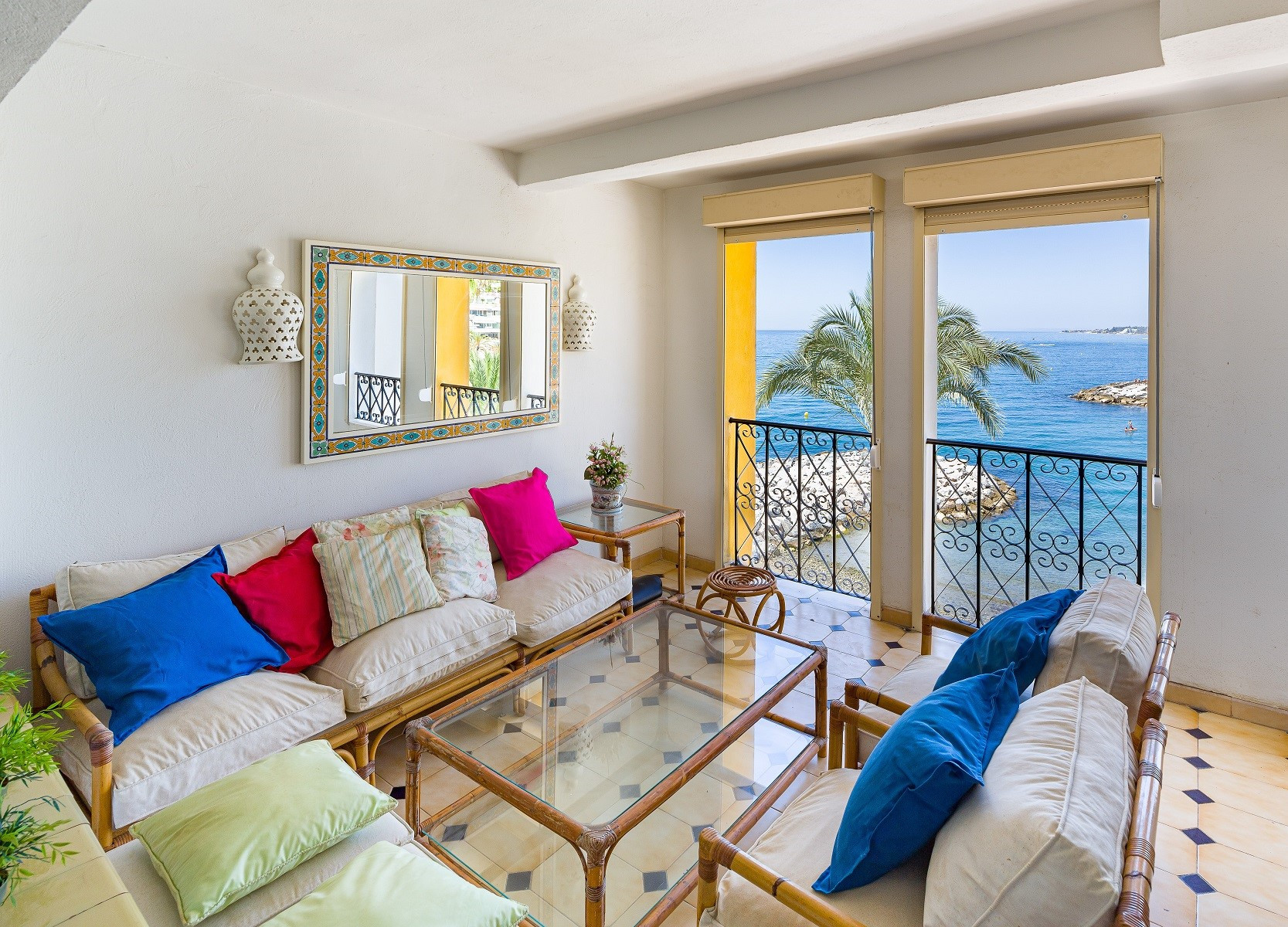 Frontline beach Apartment with panoramic sea views in Puerto, Puerto Banus, Marbella