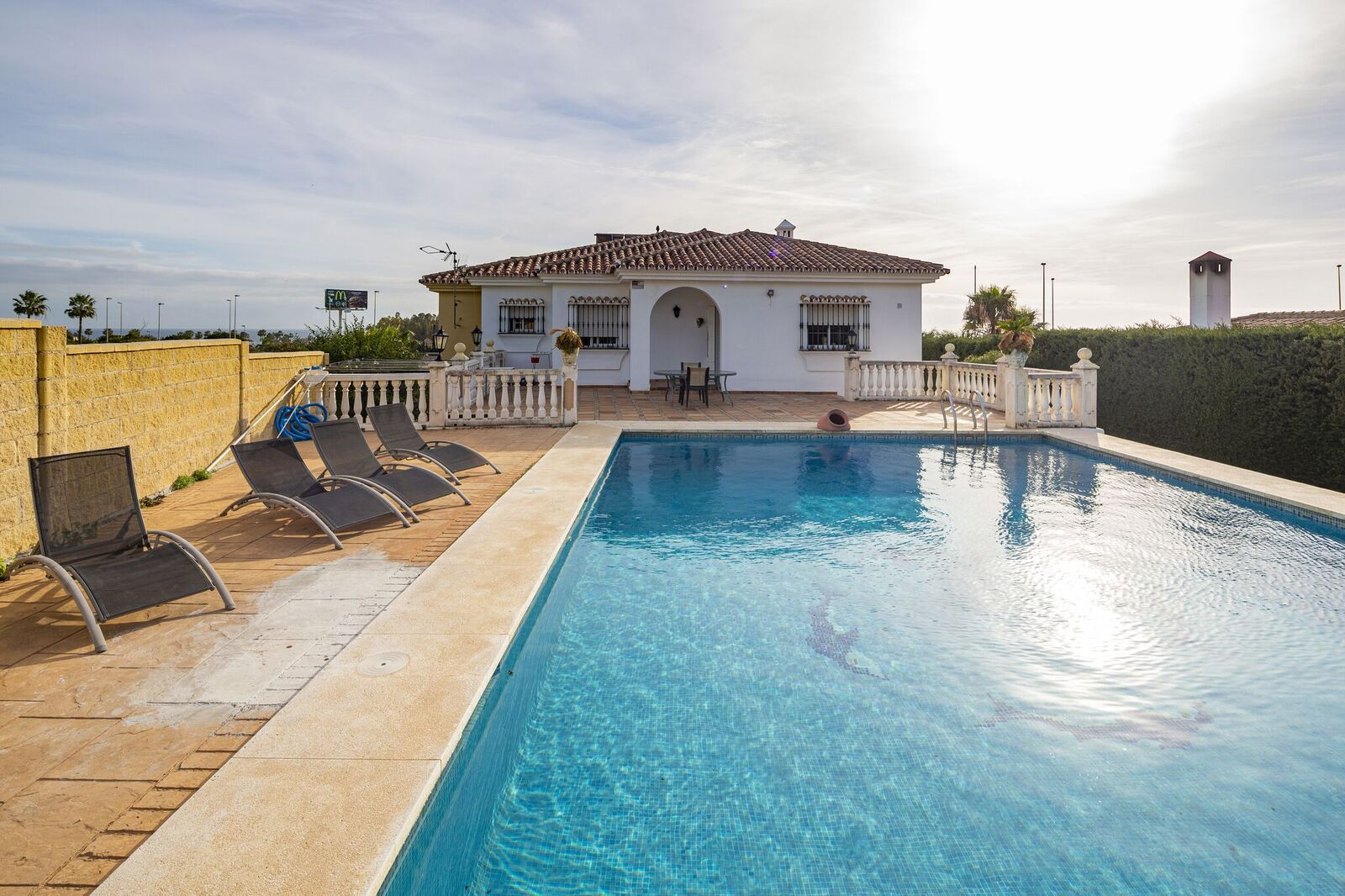 Excelente Finca con vistas al mar en Estepona East, Estepona