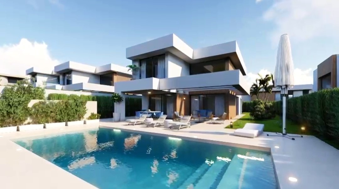 Beachside Villa with private terrace in Los Hidalgos, Manilva