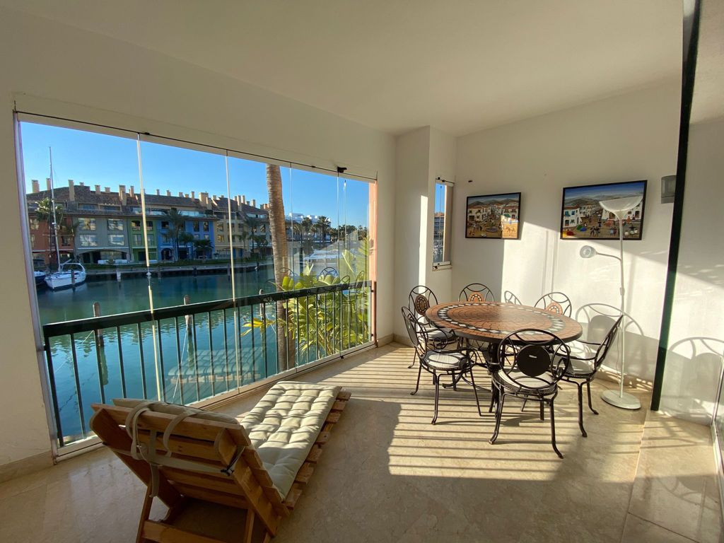 Extraordinario Apartamento junto al mar en Marina de Sotogrande, Sotogrande