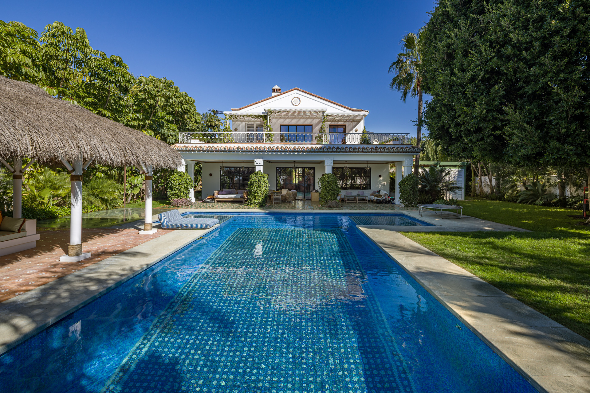 Villa with panoramic golf views in Aloha, Nueva Andalucia