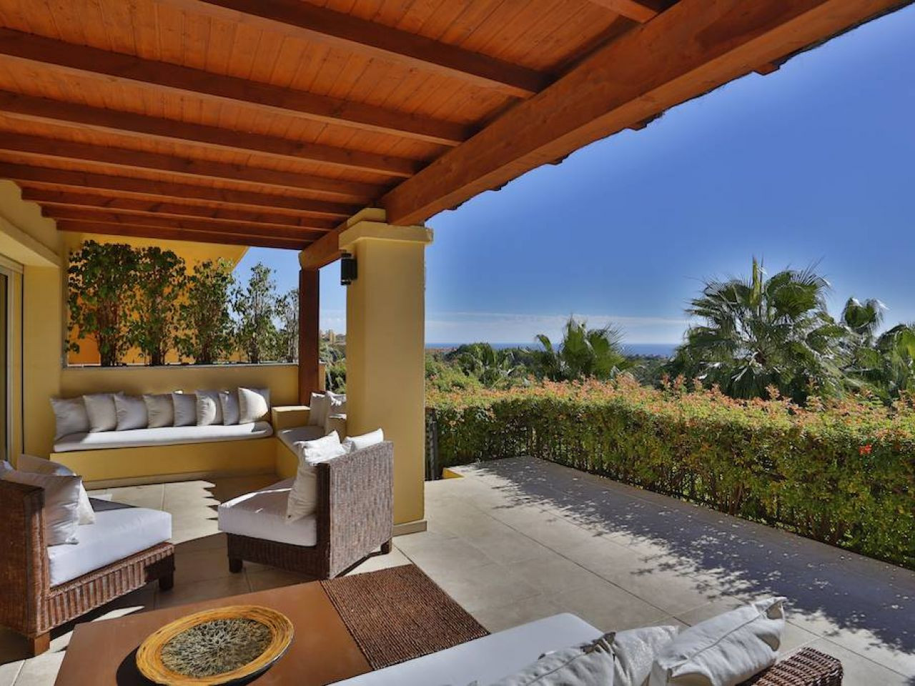 <b>Bajo</b> con vistas al mar en Condado de Sierra Blanca, <b>Marbella Golden Mile</b> - 1