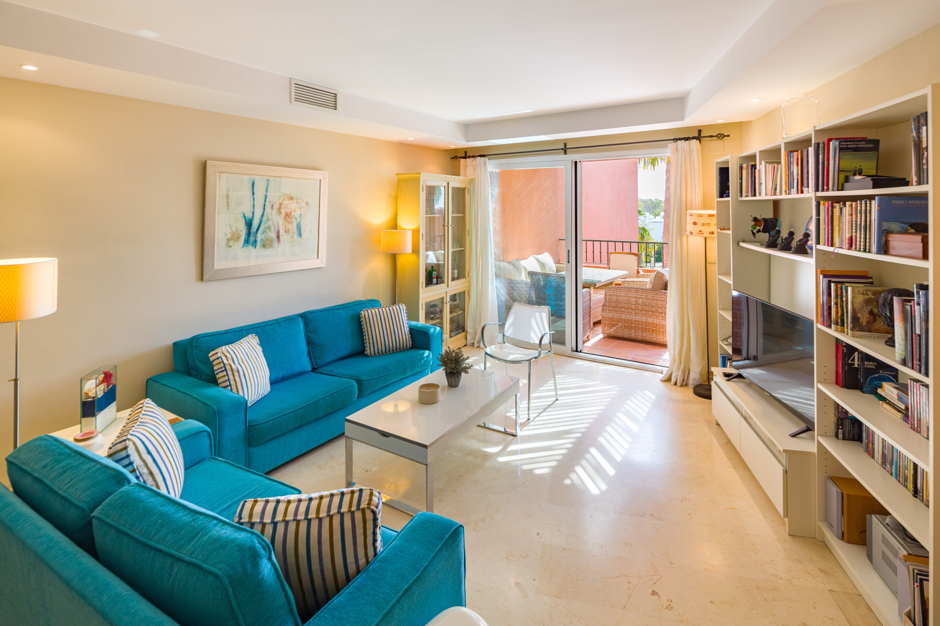 Extraordinario <b>Ático</b> con vistas al mar en Oasis de Marbella, <b>Marbella Golden Mile</b> - 1