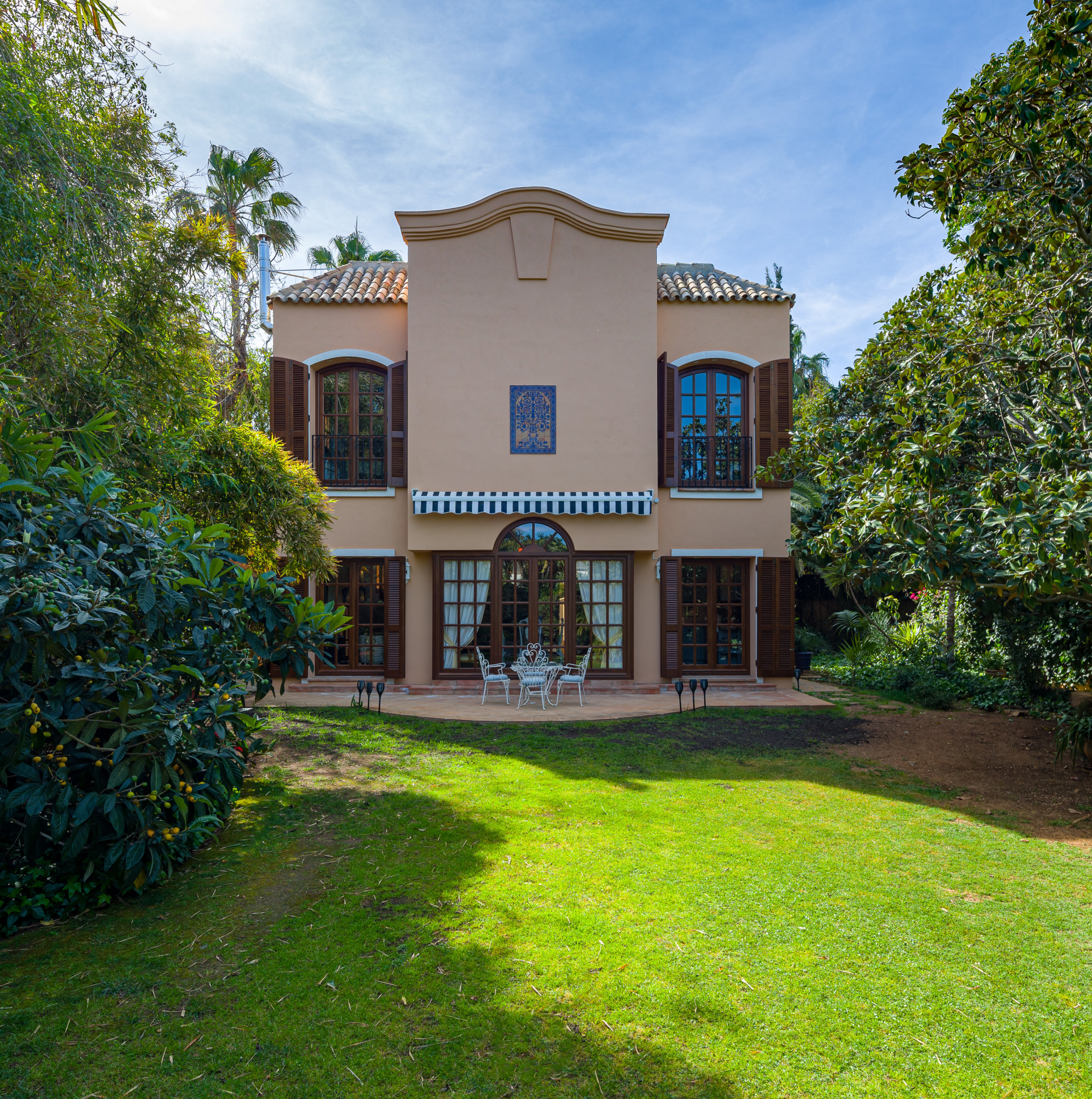 Beachside <b>Villa</b> with sea views in Guadalmina Baja, <b>San Pedro de Alcantara</b> - 1