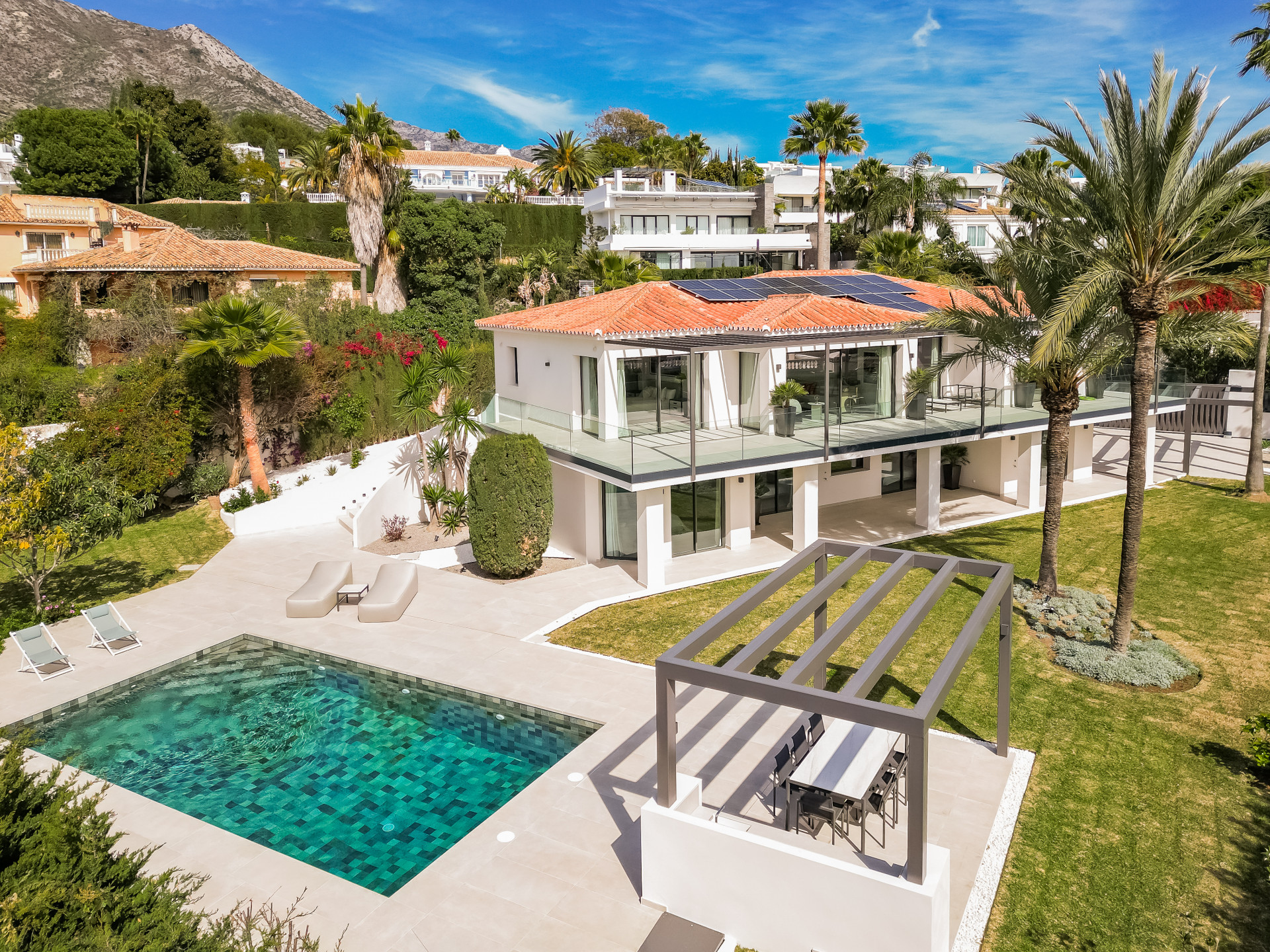 Brand new <b>Villa</b> with panoramic sea views in Rocio de Nagüeles, <b>Marbella Golden Mile</b> - 1