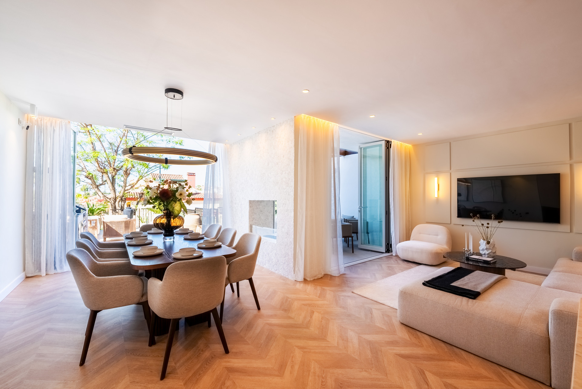 <b>Town House</b> with panoramic sea views in Altos de Puente Romano, <b>Marbella Golden Mile</b> - 1