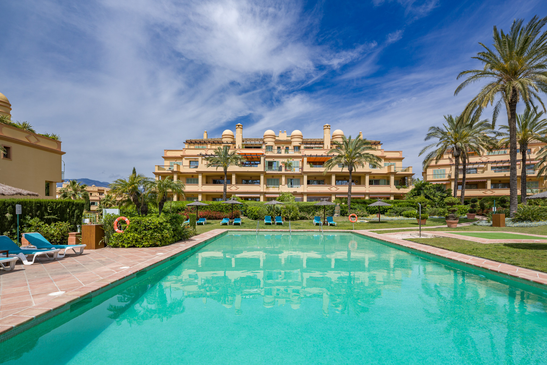 <b>Apartment</b> with panoramic sea views in Los Flamingos, <b>Benahavis</b> - 1